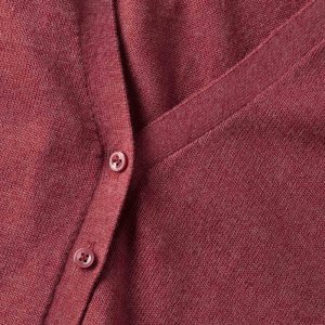 cardigan-in-v-knitted-russell_2572_526.jpg